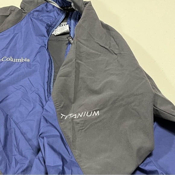COLUMBIA Titanium Women’s Packable Windbreaker Jacket - Picture 3 of 11
